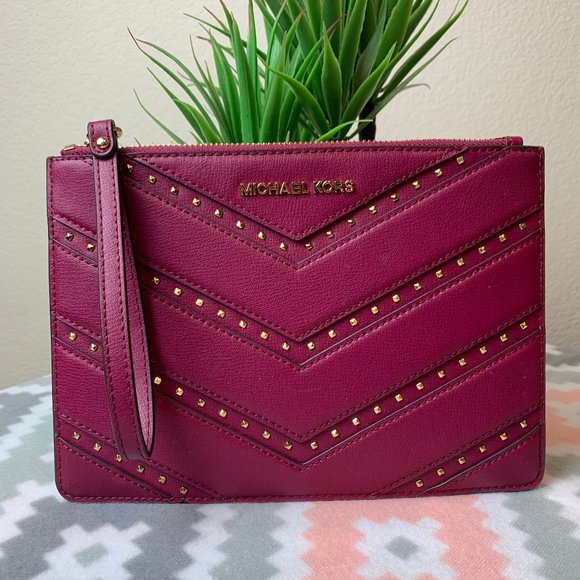 Michael Kors JetSet XL Leather Zip Clutch Wristlet